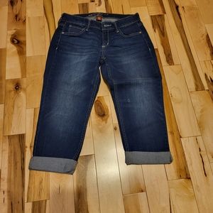 Bermuda shortd